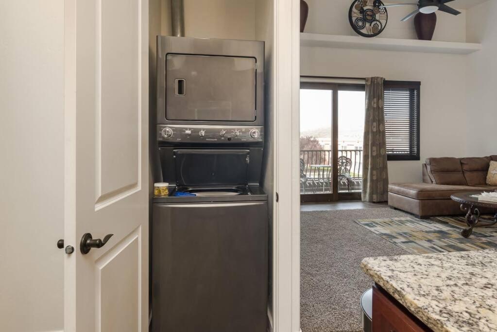 Luxury Downtown Rental - La Dolce Vita Villa #3 Moab Eksteriør bilde