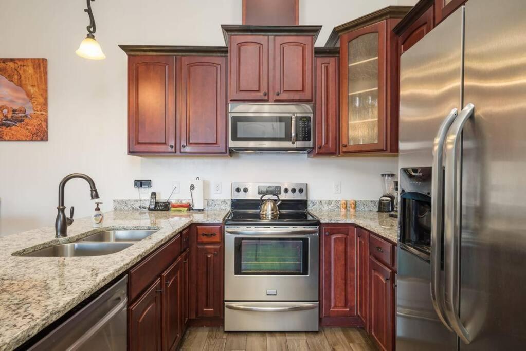 Luxury Downtown Rental - La Dolce Vita Villa #3 Moab Eksteriør bilde