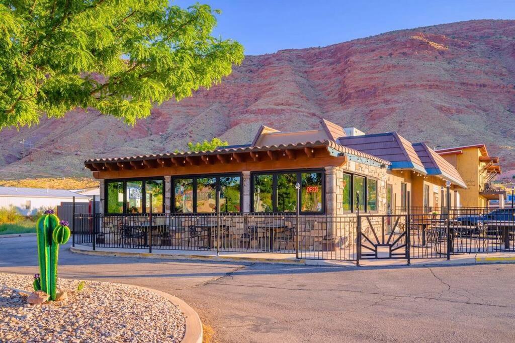 Luxury Downtown Rental - La Dolce Vita Villa #3 Moab Eksteriør bilde